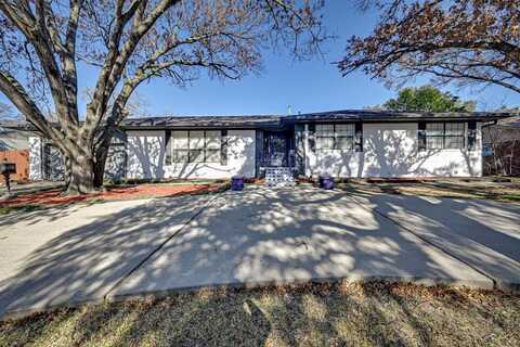 4313 Clayton Road W, Fort Worth, TX 76116