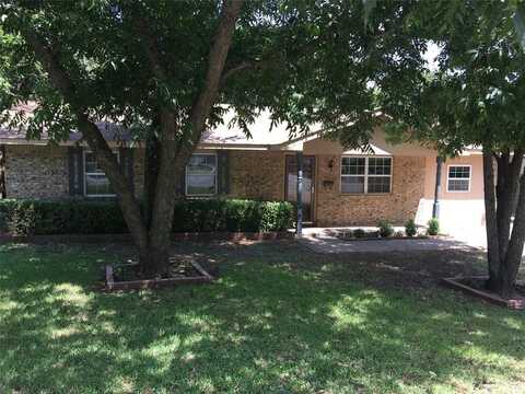 202 N Rodgers Street, Henrietta, TX 76365