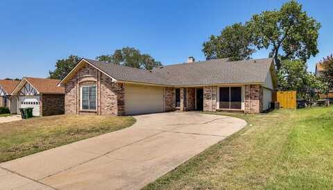 7105 Forestview Drive, Arlington, TX 76016