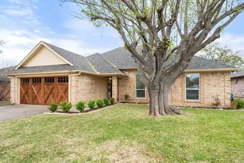 1112 Chapel Hill Drive, Mansfield, TX 76063