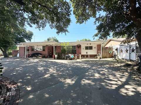 201 Berkshire Lane, Fort Worth, TX 76134