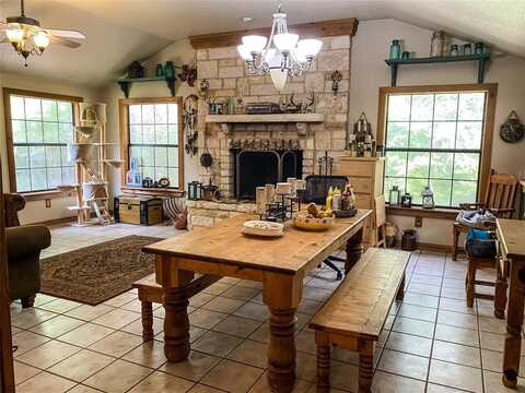 9301 Apache Trail, Rio Vista, TX 76093