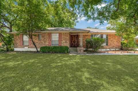 328 E Pleasant Run Road, DeSoto, TX 75115