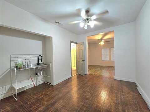 1726 Seevers Avenue, Dallas, TX 75216