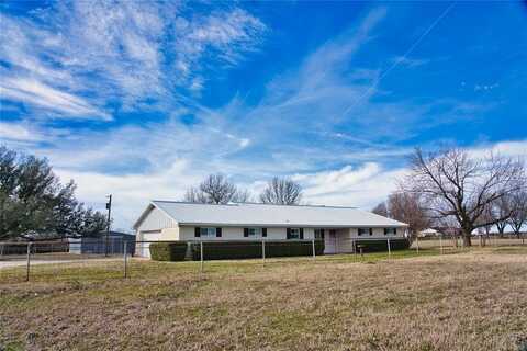 104 W Warren Street, Wolfe City, TX 75496