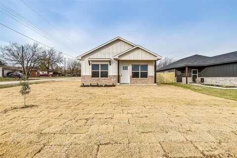 301 Chase Avenue, Cleburne, TX 76031