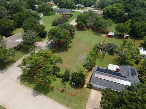 1301 Wade Hampton Street, Benbrook, TX 76126