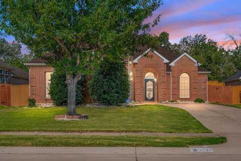 2723 Meadow Lake Drive, Grand Prairie, TX 75050