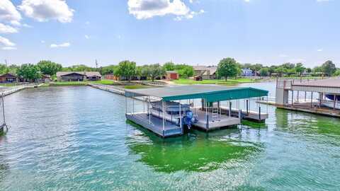 1001 Possum Point, Leakey, TX 76449