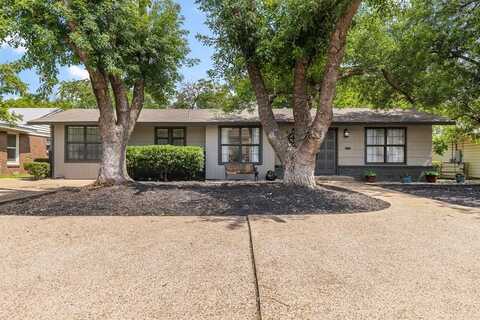 3644 W Seminary Drive, Fort Worth, TX 76109