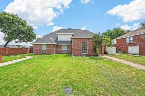 902 Wentwood Drive, DeSoto, TX 75115