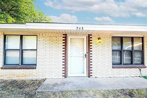 705 E Clay Street, Bowie, TX 76230