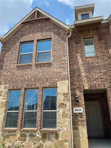 2041 Crooked Bow Dr, Mesquite, TX 75149