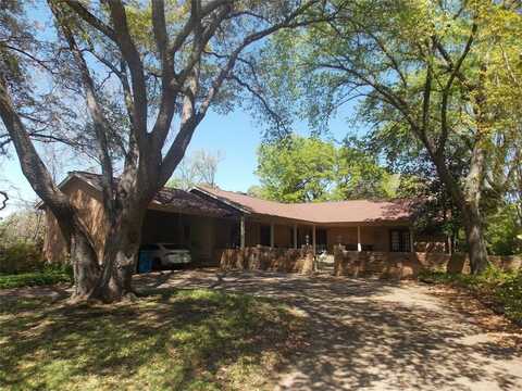 704 Adams Lane, Kaufman, TX 75142