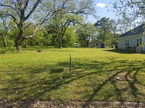 526 Elm, Denison, TX 75020