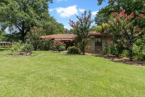 2141 Clarksville Street, Paris, TX 75460