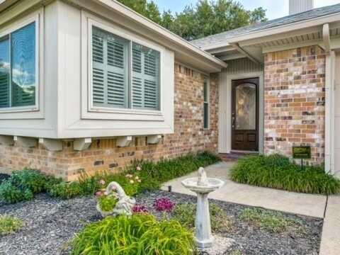 1704 Saxon Drive, Bedford, TX 76021