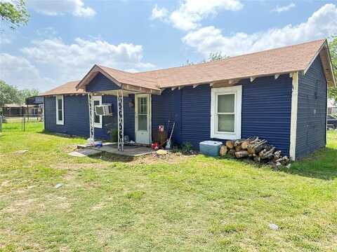 200 S Avenue B, Cross Plains, TX 76443