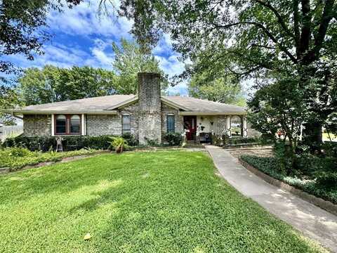 1220 N Collegiate Drive, Paris, TX 75460