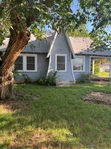 108 W Pecan Street, Nocona, TX 76255