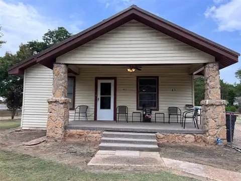 41 24th Street NW, Paris, TX 75460