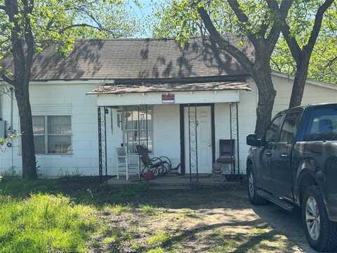 204 Dallas Street, Nocona, TX 76255