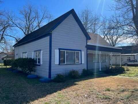 301 S Walnut Street, Hico, TX 76457