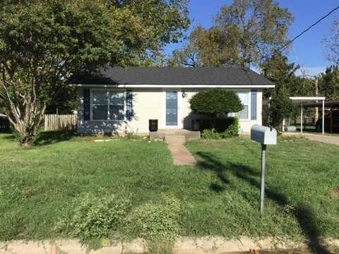 902 N Lamb Street, Bowie, TX 76230