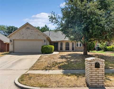 1045 Springwood Drive, Saginaw, TX 76179