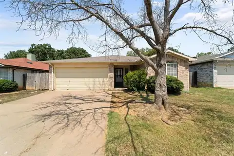 1110 Stone Creek Drive, Mansfield, TX 76063