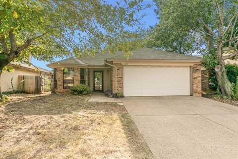 620 Sandy Trail, Fort Worth, TX 76120