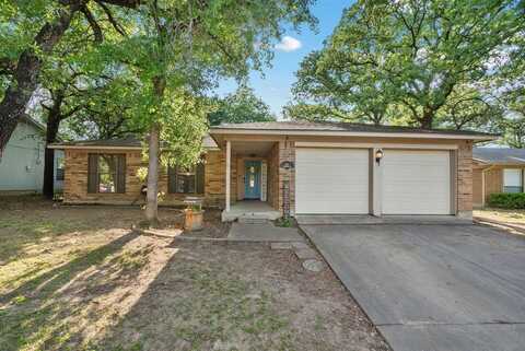 737 Timberoaks Drive, Azle, TX 76020