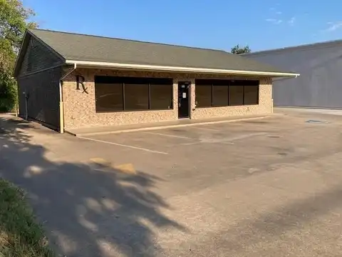 2108 N Center Street, Bonham, TX 75418