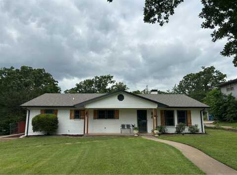 1303 S Lang Avenue, Denison, TX 75020