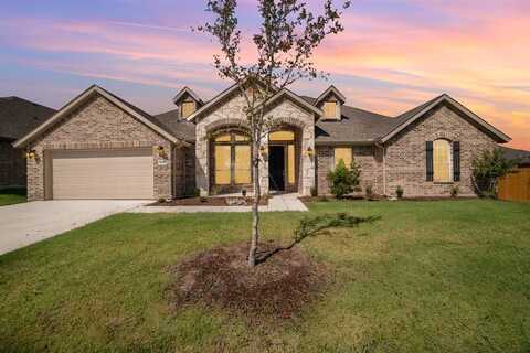 609 Alaina Drive, DeSoto, TX 75115