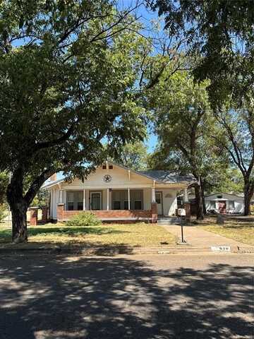 610 State Street, Winters, TX 79567