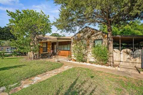 301 S Austin Street, De Leon, TX 76444