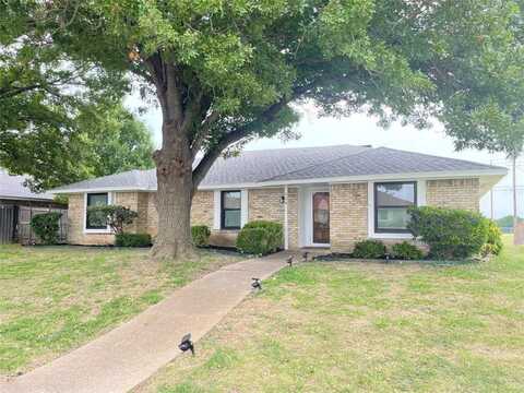 524 Davis Drive, DeSoto, TX 75115