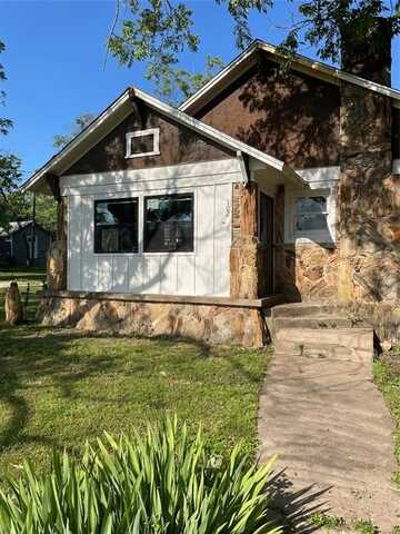 102 Walnut Avenue, Walnut Springs, TX 76690