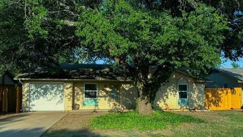 111 Donaghey Street, Trenton, TX 75490