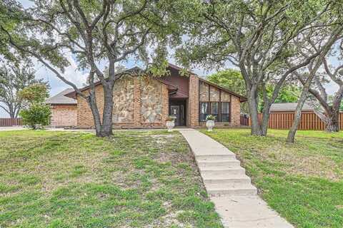 8828 Glen Hollow Drive, Fort Worth, TX 76179