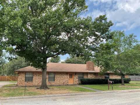 504 S Kirby Street, Pilot Point, TX 76258