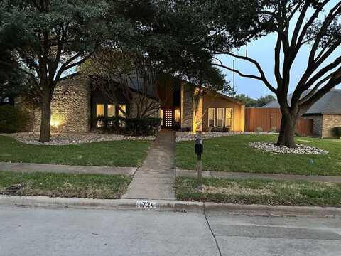 1724 Allende Court, Plano, TX 75074