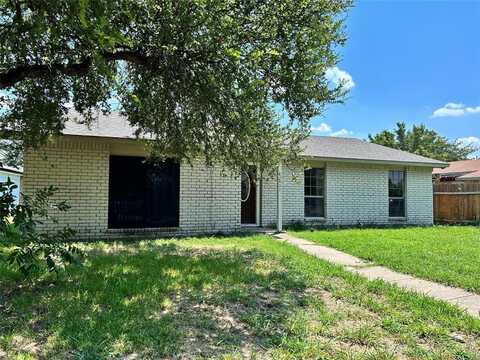 1805 Independence Court, Grand Prairie, TX 75052