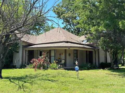 200 S Hubbard Street, Alvord, TX 76225