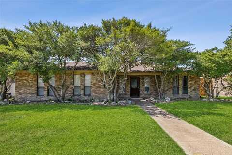 1926 Middle Glen Drive, Carrollton, TX 75007