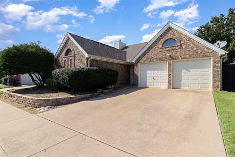 1620 Autumn Chase Square, Bedford, TX 76022