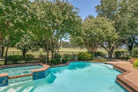 700 Creekside Court, Irving, TX 75063