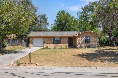 2004 Calvert Road, Brownwood, TX 76801