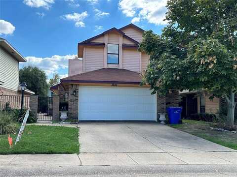 3822 Clover Hill Lane, Carrollton, TX 75007